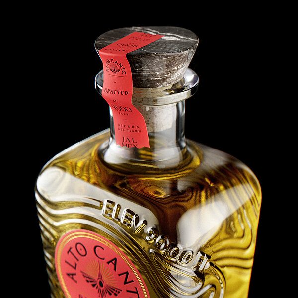 Alto Canto tequila packaging